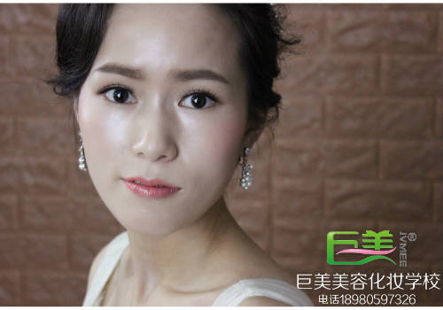2018-2019成都纹绣培训去哪儿好