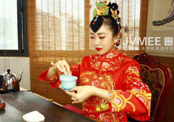 化装师培训黉舍那里有