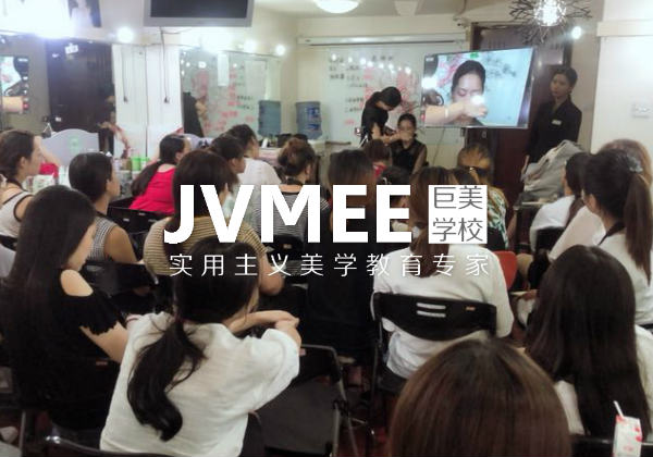 成都化装拍照黉舍那里好