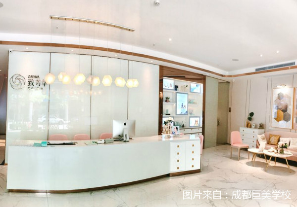 深圳致青春公司雇用美容师10名