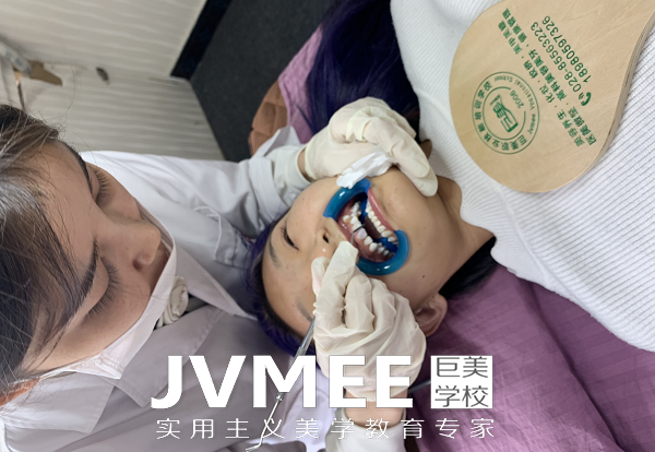 6D炫齿美牙培训能够去学吗