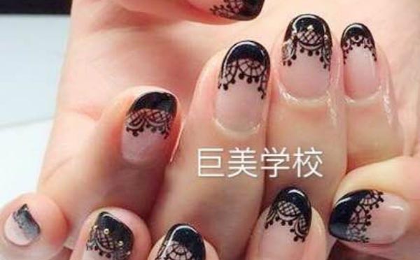 成都双流这边那里有美甲培训黉舍