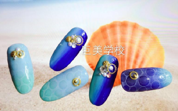学美甲出来能间接去作美甲师吗