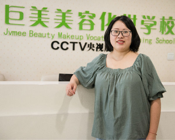美容主诊医师到巨美学糊口美容