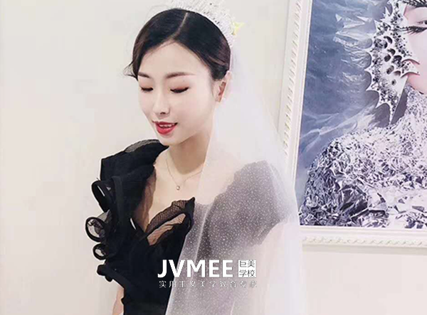 化装师去黉舍学多永劫间