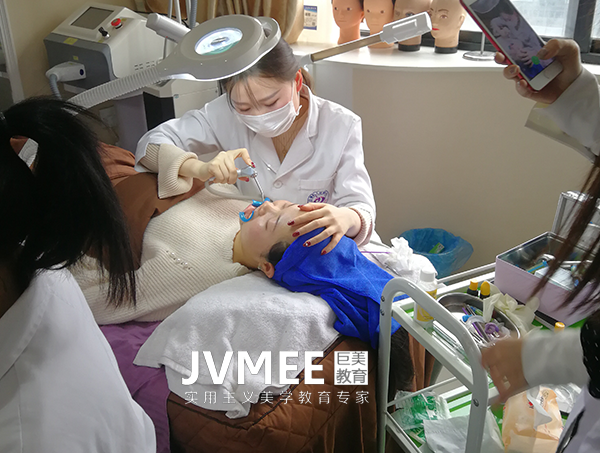 凉山学美牙学些甚么