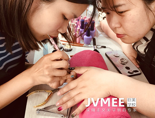 阿坝学美甲要画画根本吗