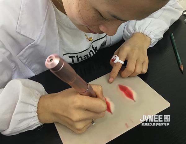 营山县选纹绣黉舍要注重甚么