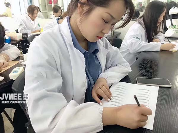 简阳市纹绣黉舍哪家比拟正轨