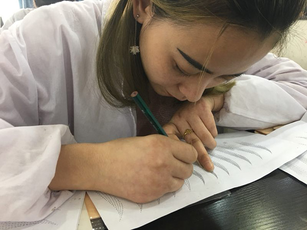 天下纹绣黉舍排名