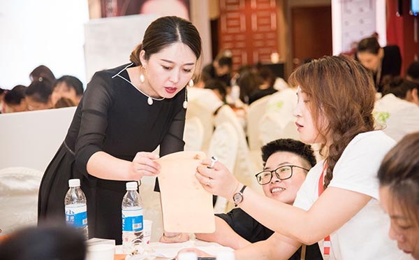 自学纹绣和黉舍学有甚么区分