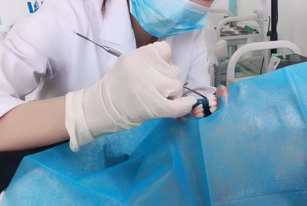 想学做牙齿美白在哪学