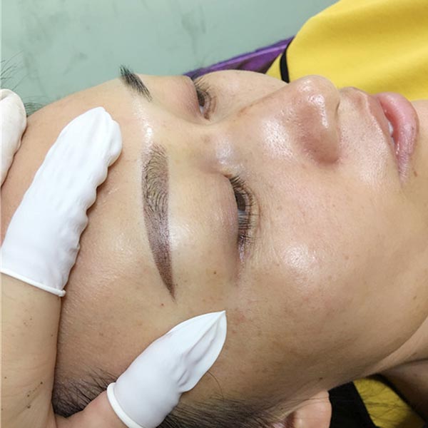 纹眉时若何把眉毛做得天然