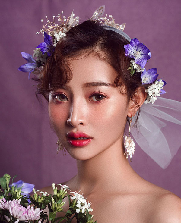 女人化装好仍是不化装好