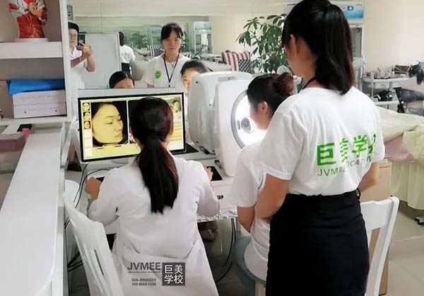 美容师考据在那里报名