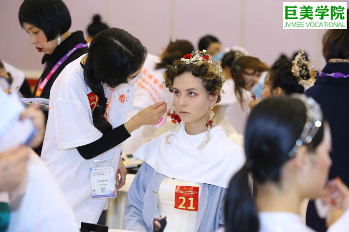 全职宝妈若何进修化装