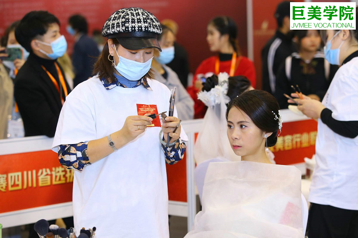 老手化装师学化装有哪些步骤