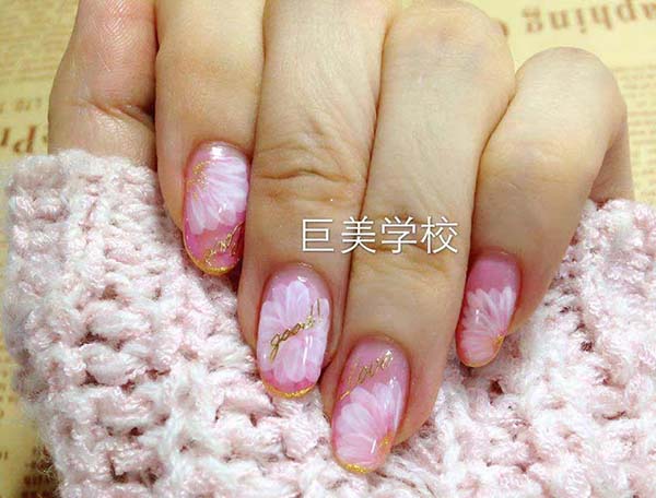 职高生去学美甲若何学