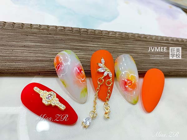 想成为美甲师若何进修