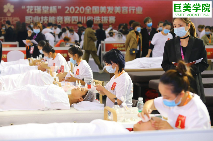 办事员转行作美容导师有前程吗