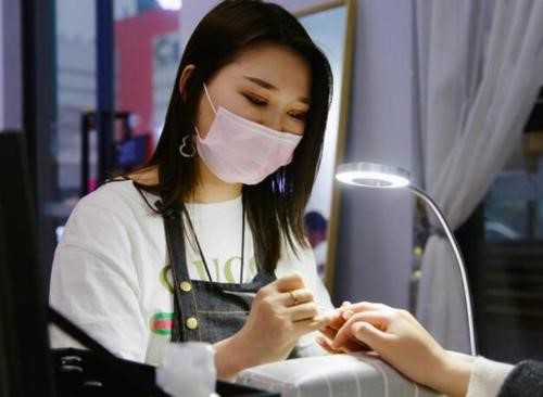 30岁发卖转行作美甲师如何样