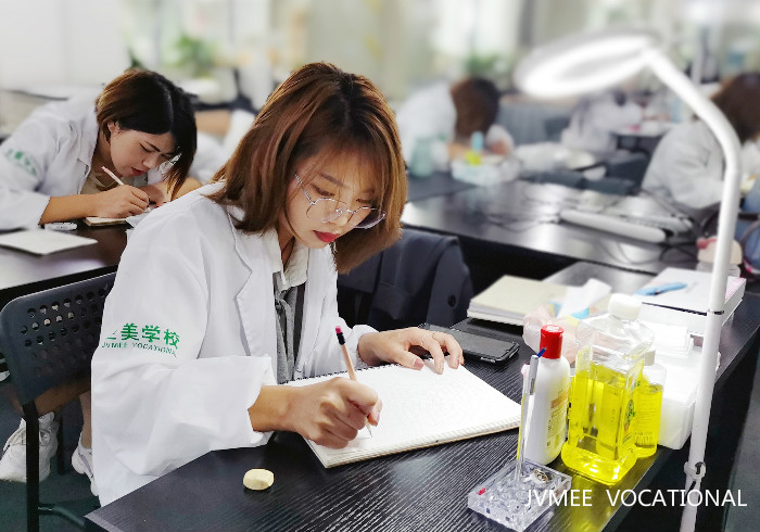 不想在厂里下班该学个甚么手艺