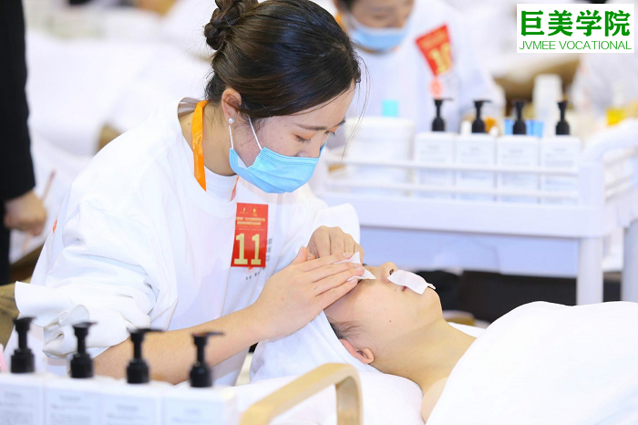 兰州美容培训黉舍在那里