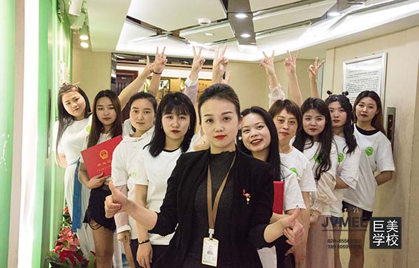 丽江美发培训黉舍在那里