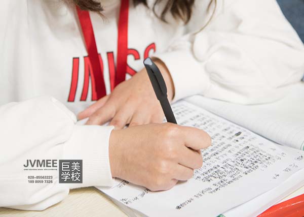 零底子学美甲去那里学