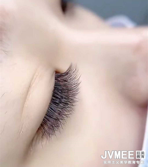 陈杜英 甘肃开店——美美妆任务室