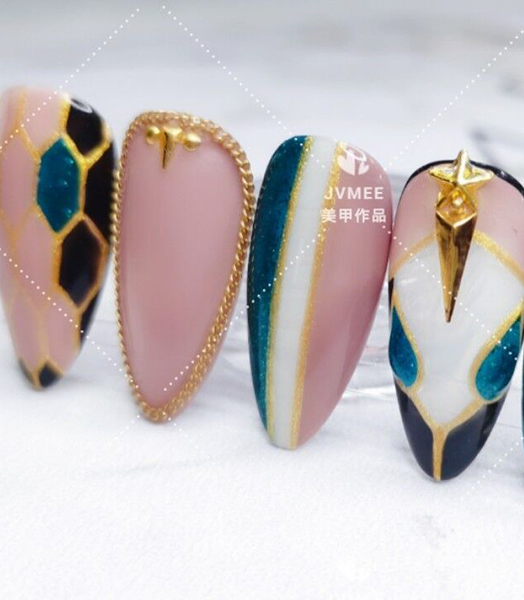 宝格丽美甲作品