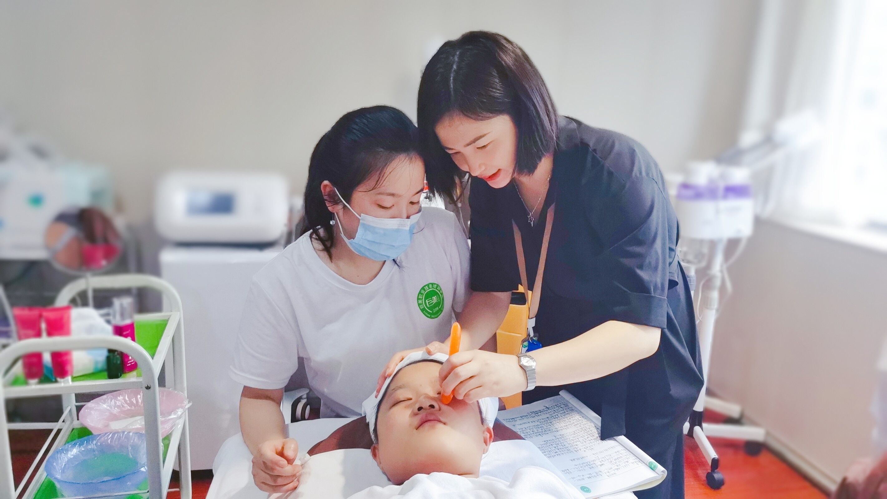高中毕业去学美容如何样(高中学历学美容有不成长远景)
