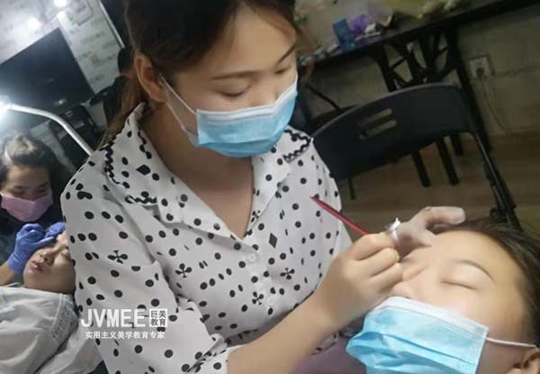 成都纹绣培训的膏火是几多(成都纹绣培训黉舍是怎样免费的)