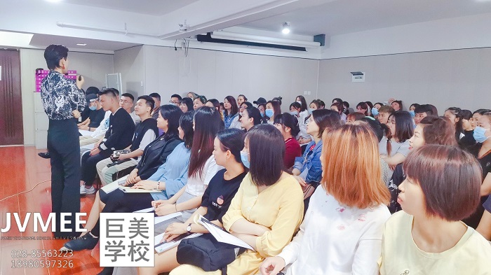 年青办理美学师的根基前提