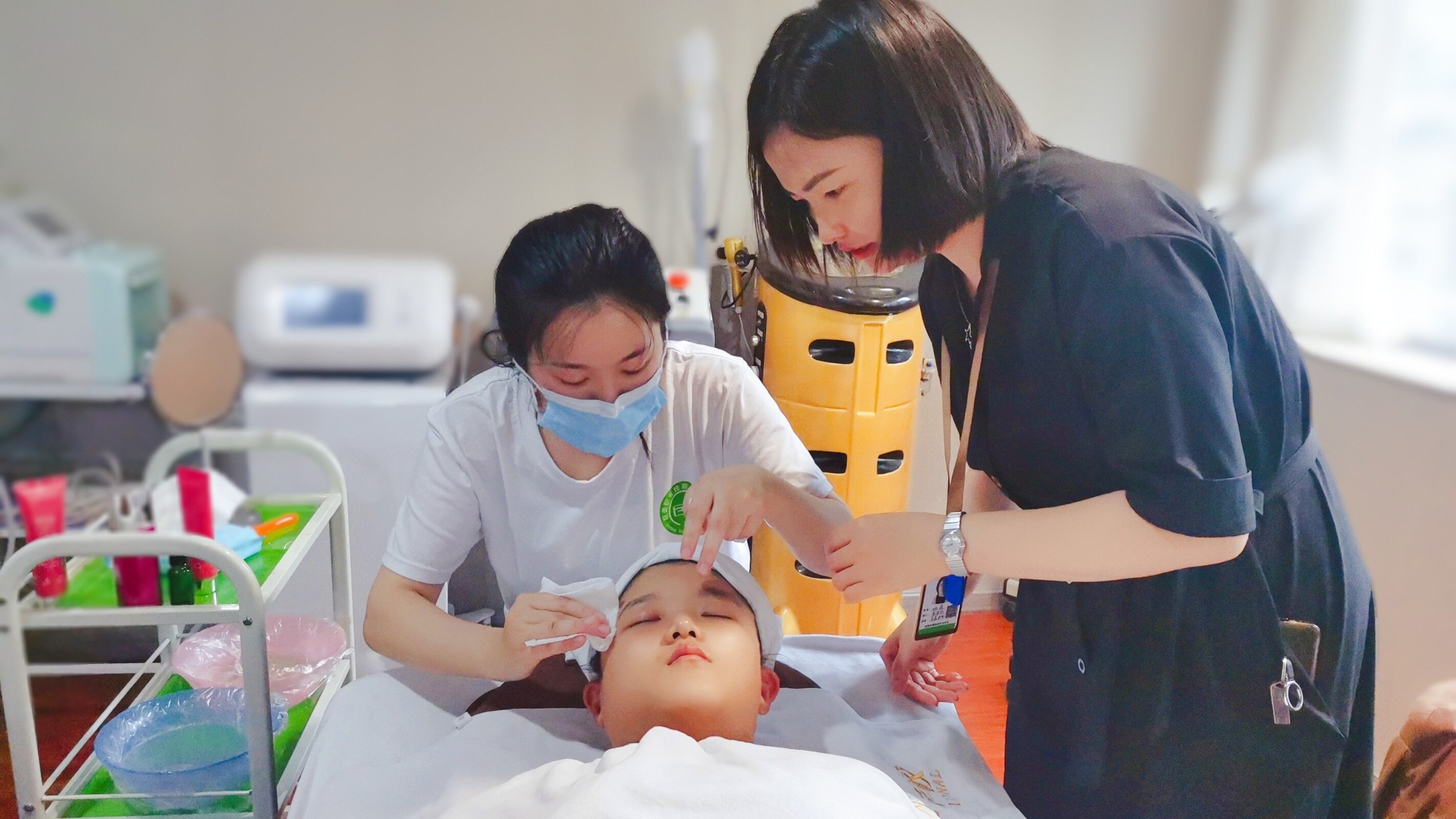 泸州美容培训去那里学靠谱(泸州学美容靠谱的黉舍在那里)
