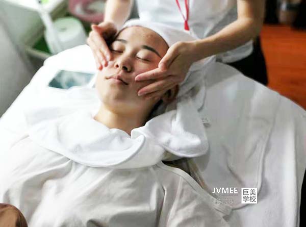 德阳学美容去那里学好