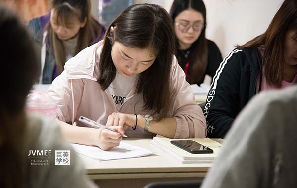 成都美容师培训黉舍那边好