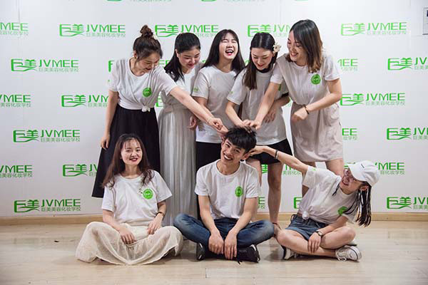 成都美甲师培训班那里好