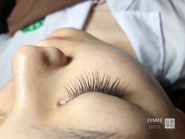 25岁学作美睫师怎样样