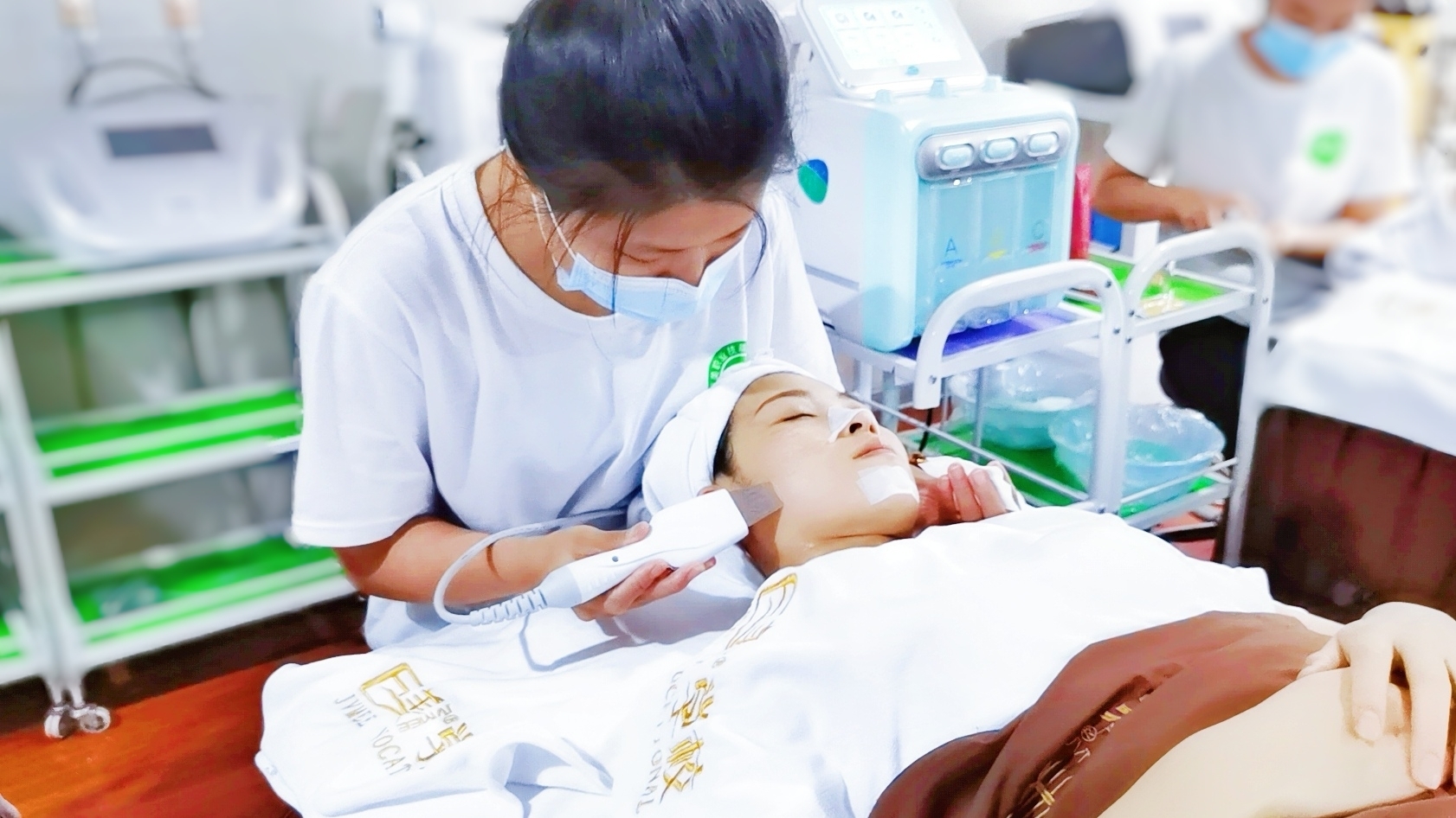 40岁学美容有前程吗