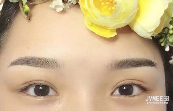 学纹绣几多岁比拟好