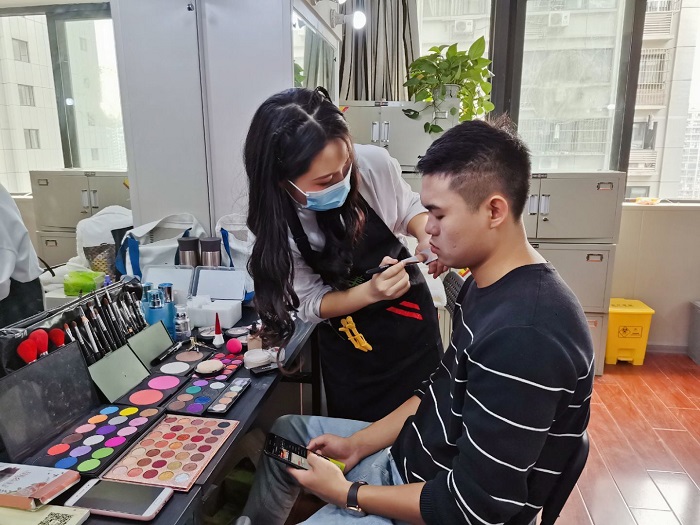 高中毕业应当进修甚么手艺