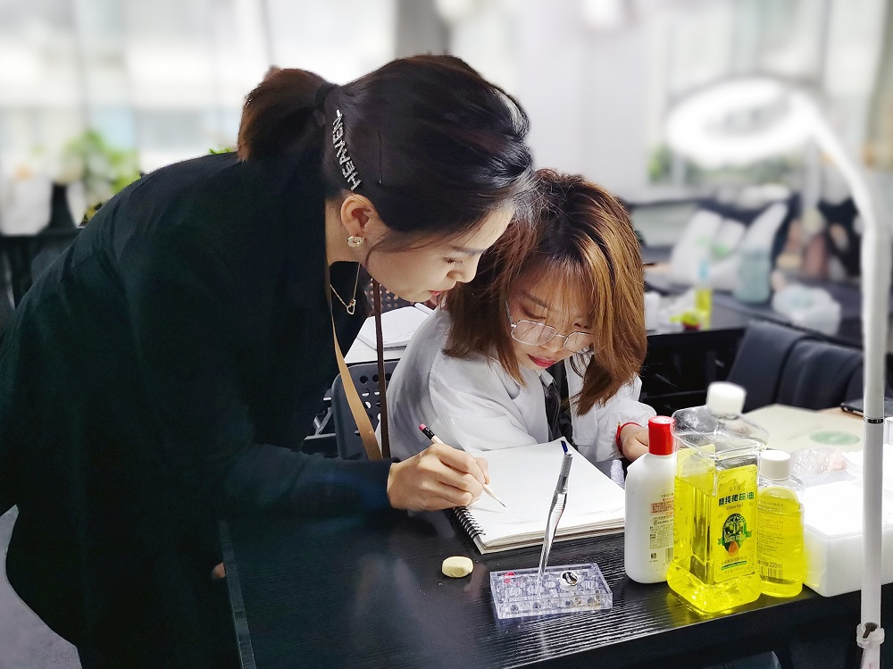 2022年学纹绣失业远景好不好