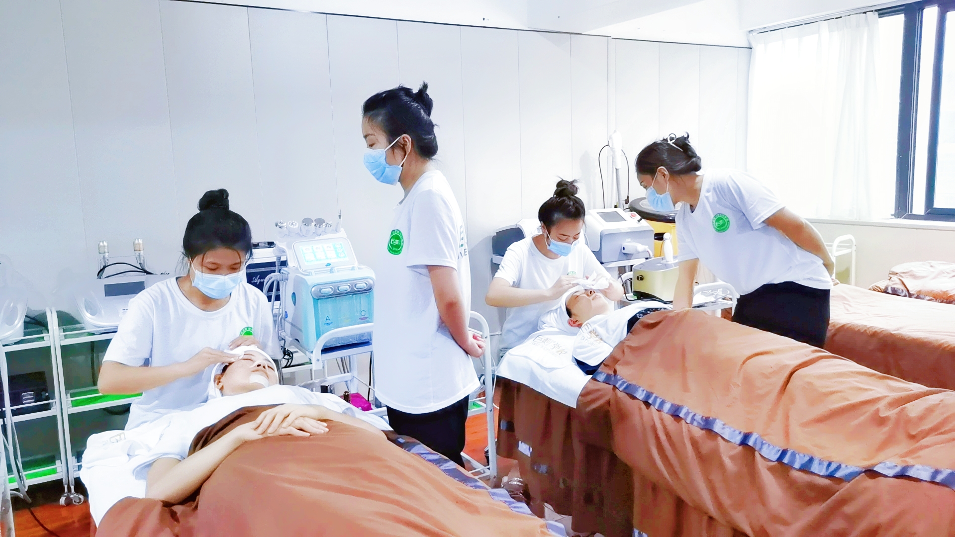零根本要开美容院应当怎样学