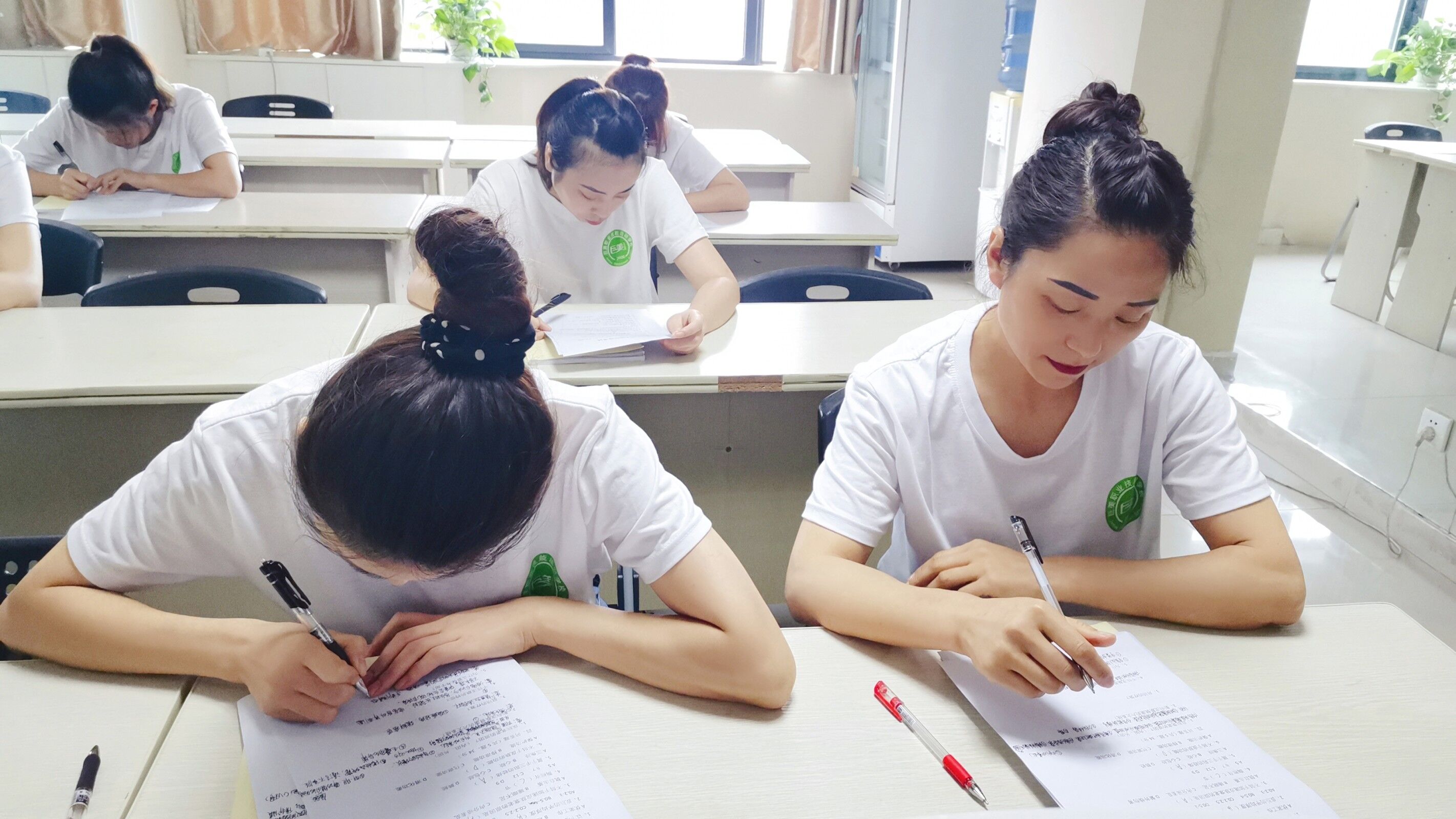 老手学美发的生长远景若何样