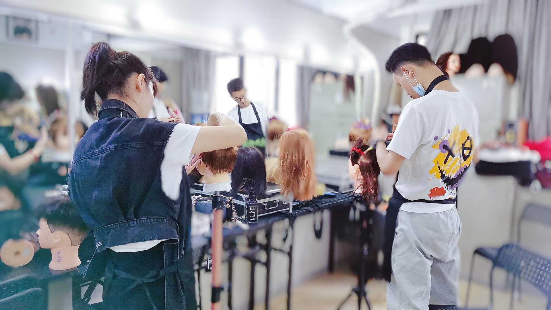 零根本学美发的失业远景好不好