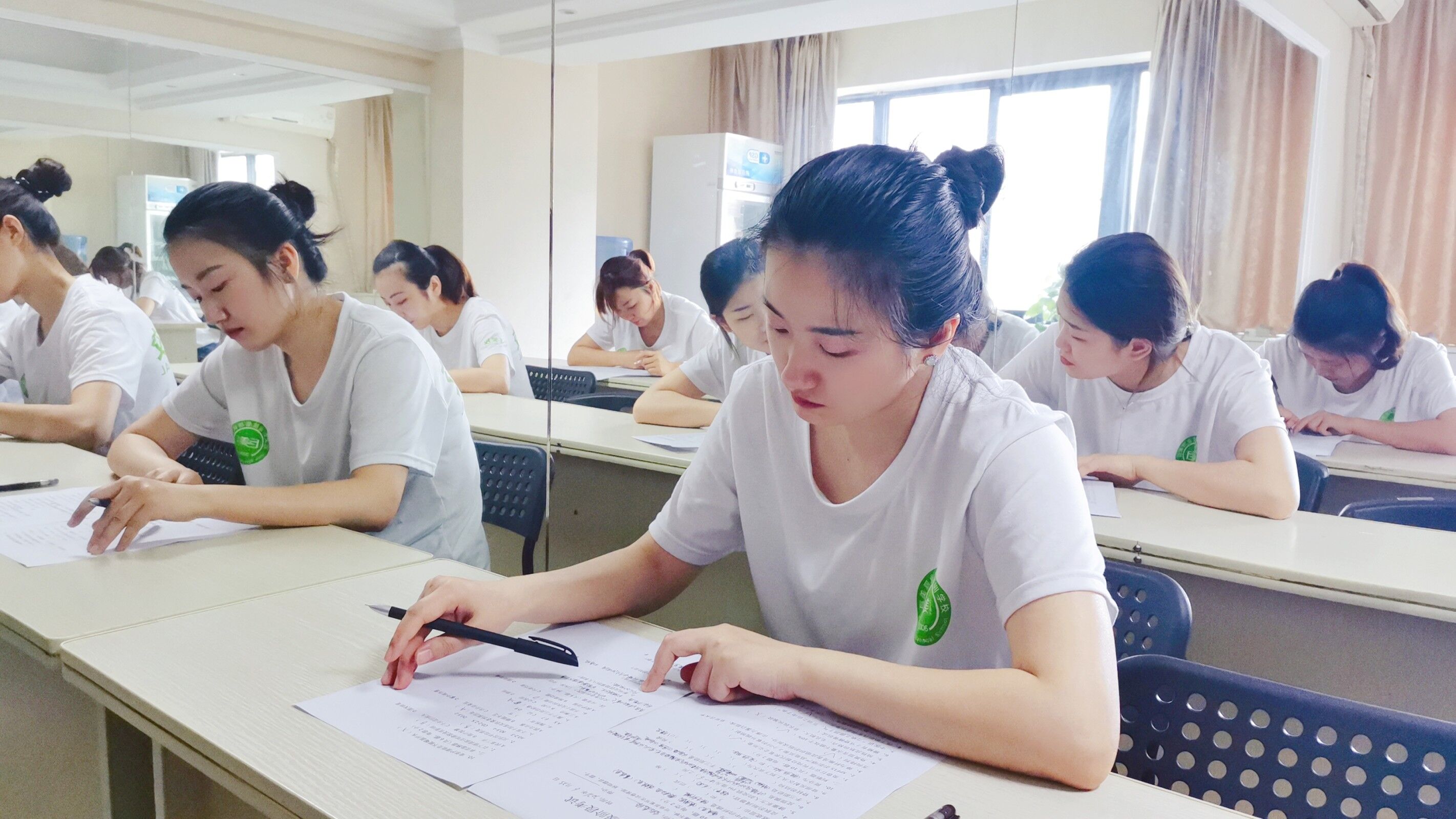 在成都学美容的黉舍怎样选