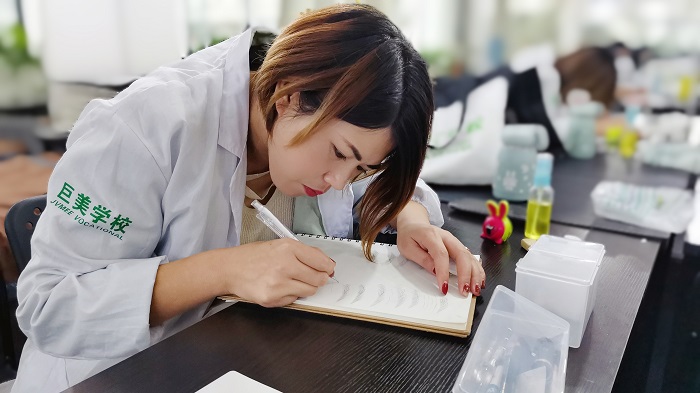 零底子学会纹绣后好不好失业