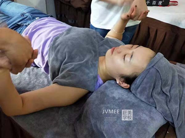 2022年老手学美容的黉舍在那里
