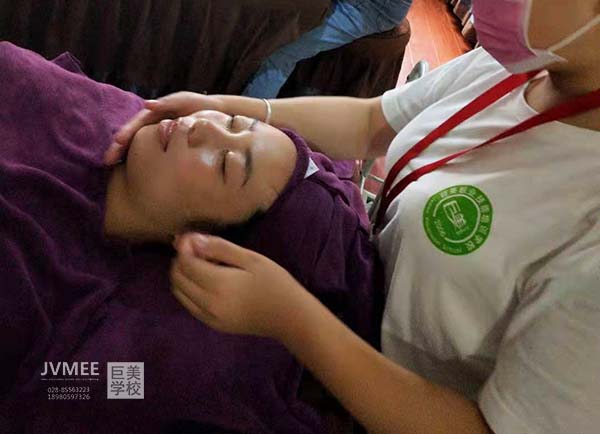 老手学会美容后好不好失业